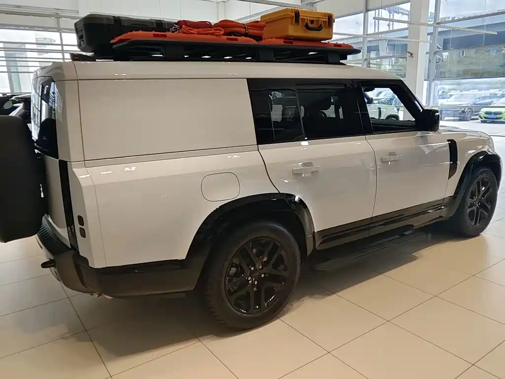 Land Rover Defender — миниатюра 4