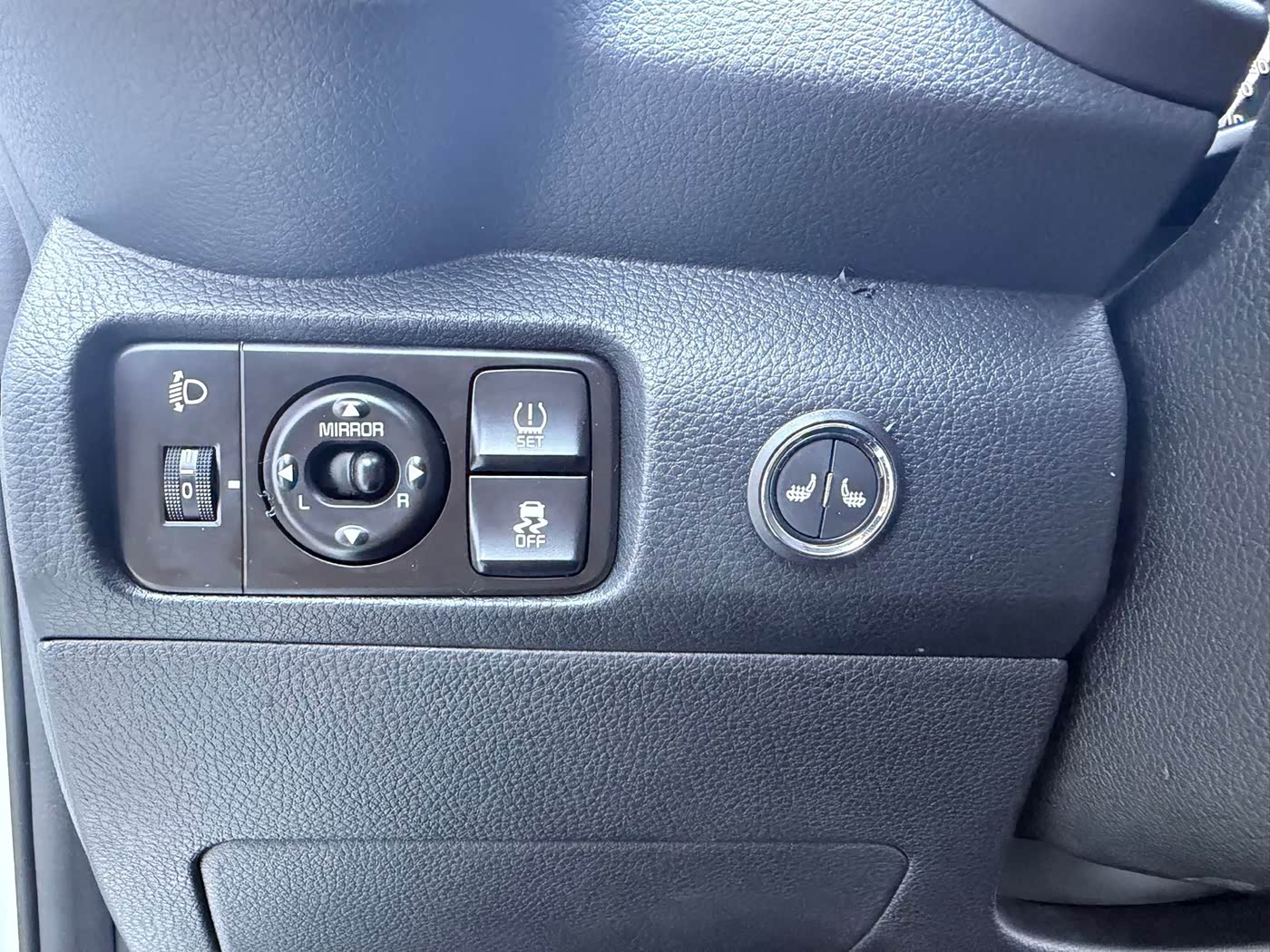 Kia Pegas 1.4 л 2023 г. Белый, пробег 15000 км