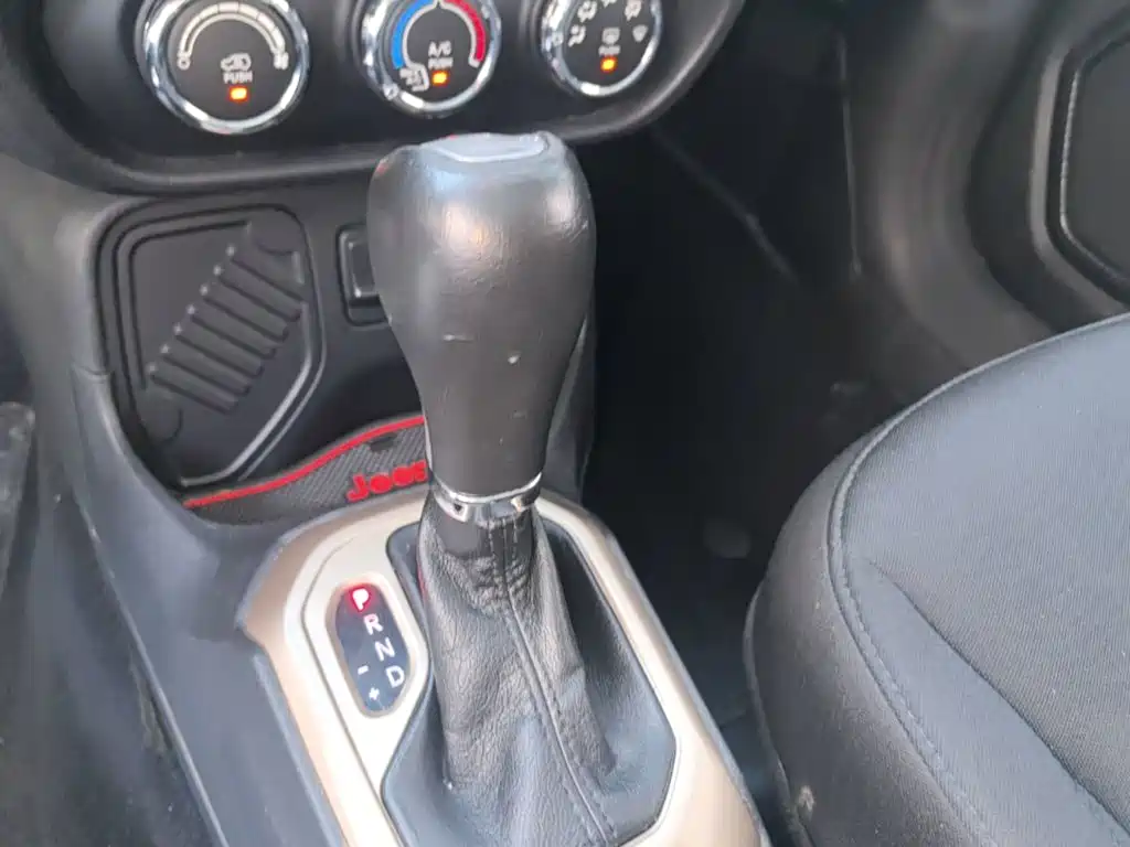 Jeep Renegade — миниатюра 14