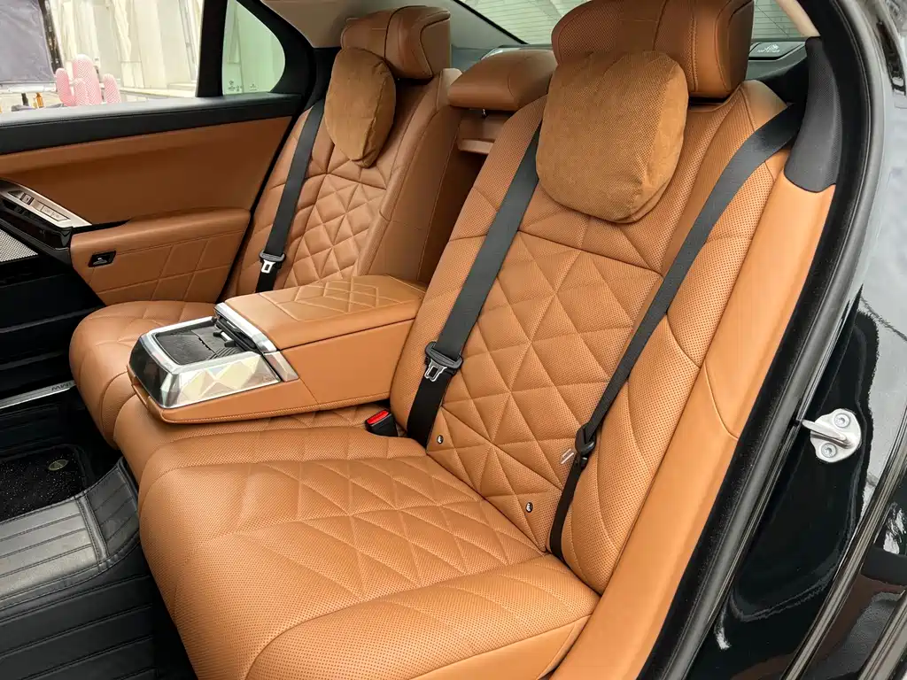 BMW 7 Series — миниатюра 15