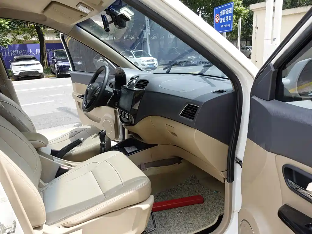 Wuling Hongguang — миниатюра 6