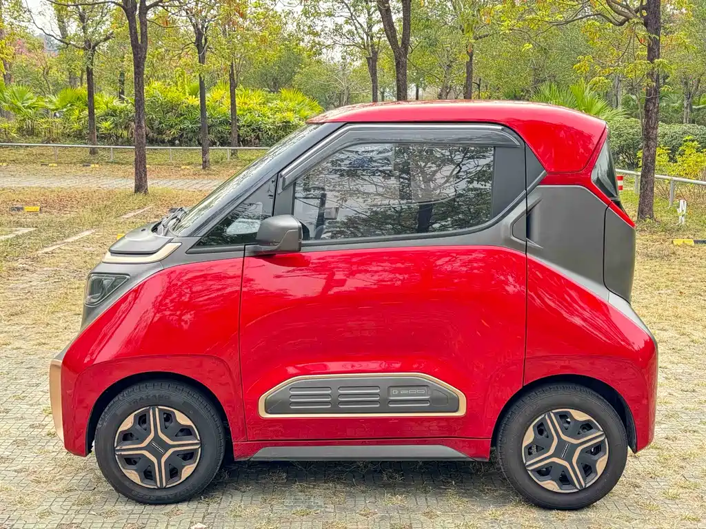 Baojun E200