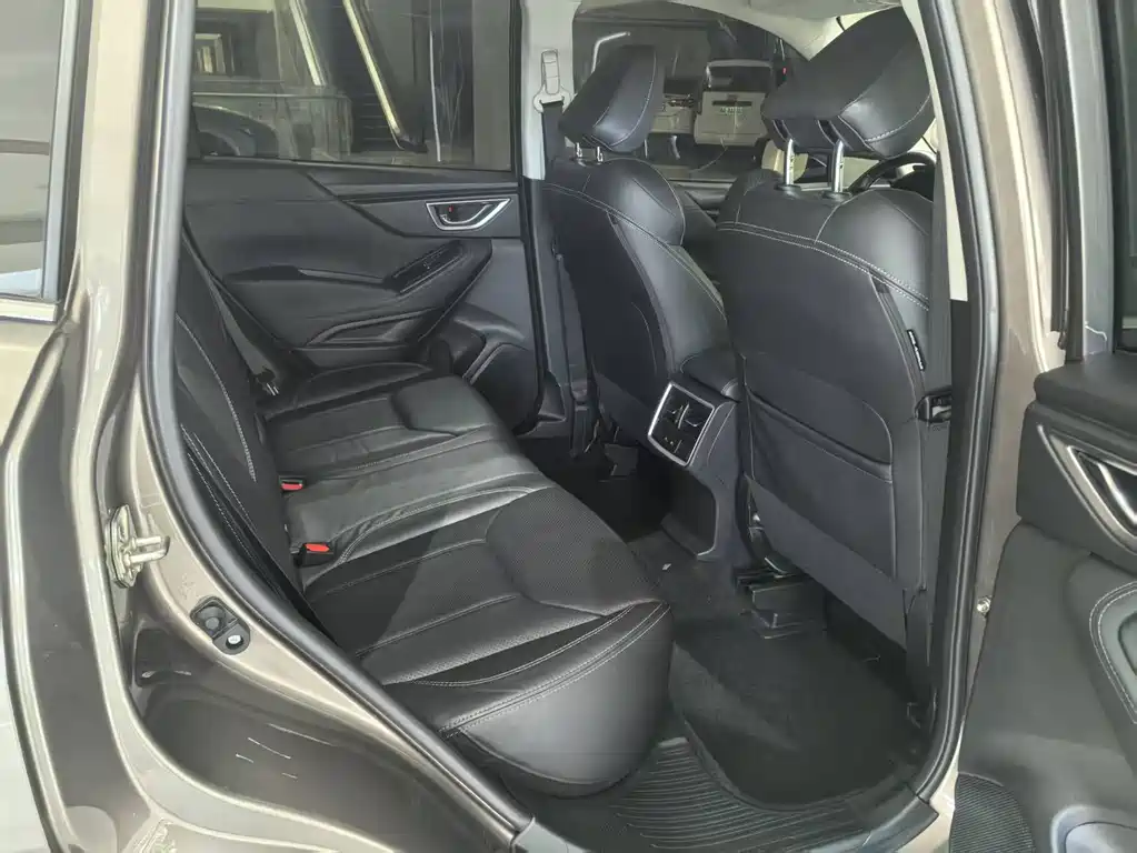 Subaru Forester - фото 10