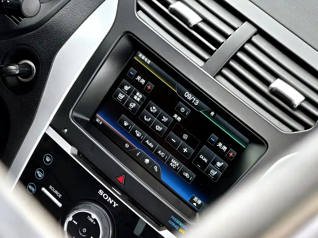Ford Explorer (Import) — миниатюра 16