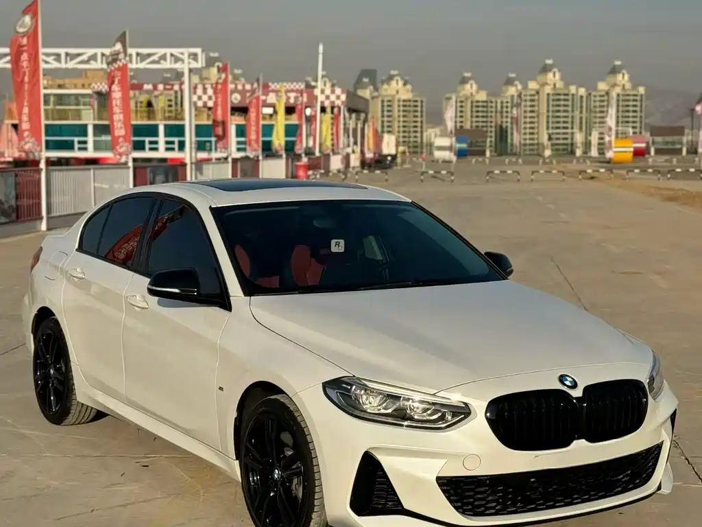 BMW 1 SERIES