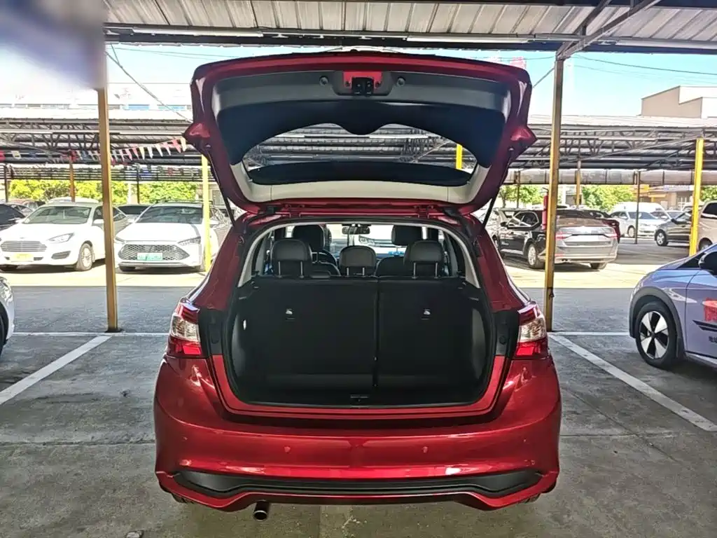 Nissan Tiida — миниатюра 19