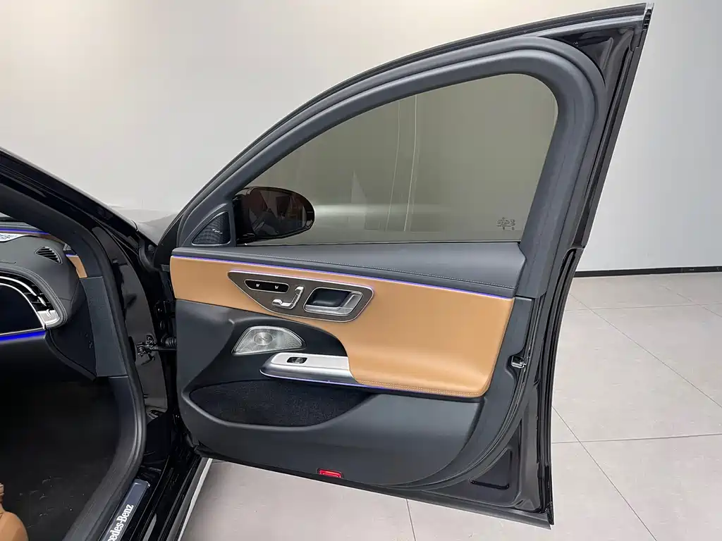 Mercedes-Benz E-Class — миниатюра 22