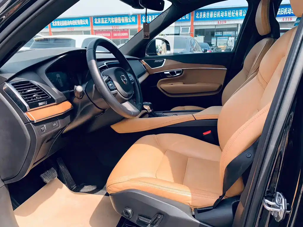 Volvo XC90 — миниатюра 4