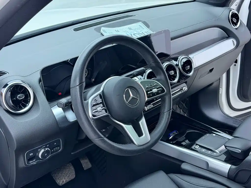 Mercedes-Benz GLB — миниатюра 6