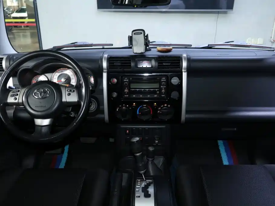 Toyota FJ Cruiser — миниатюра 20