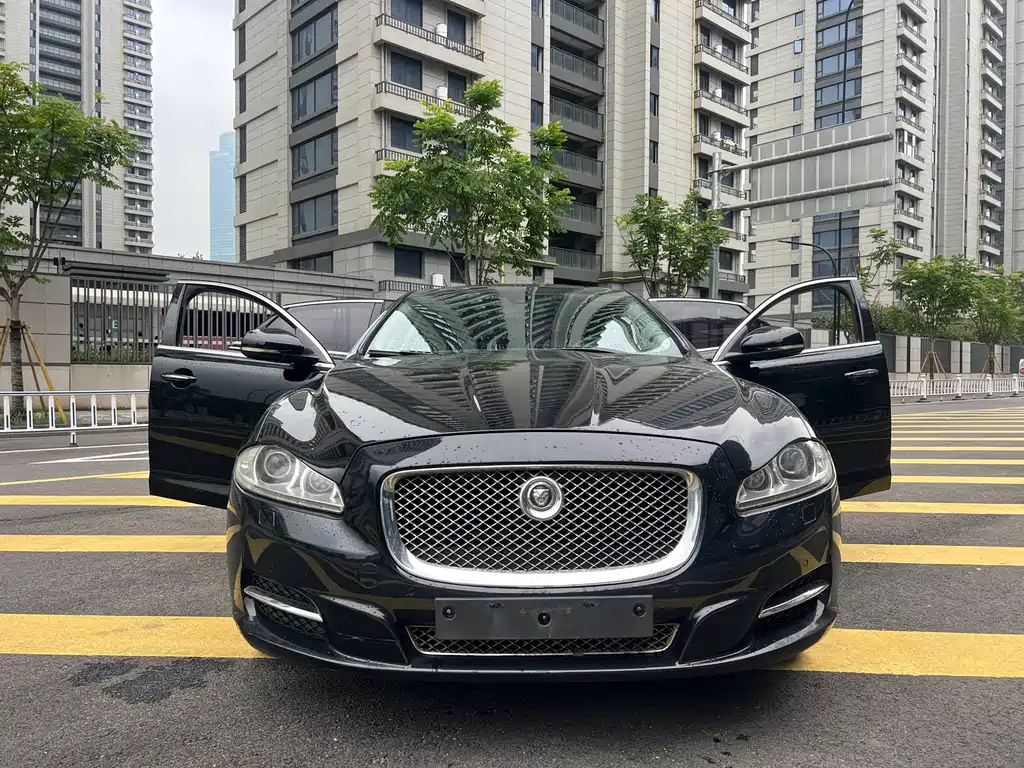 Jaguar XJ — миниатюра 2