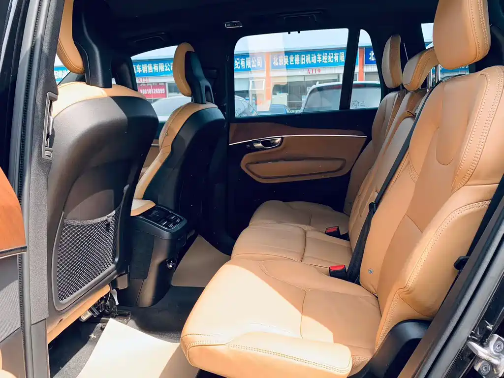 Volvo XC90 — миниатюра 6