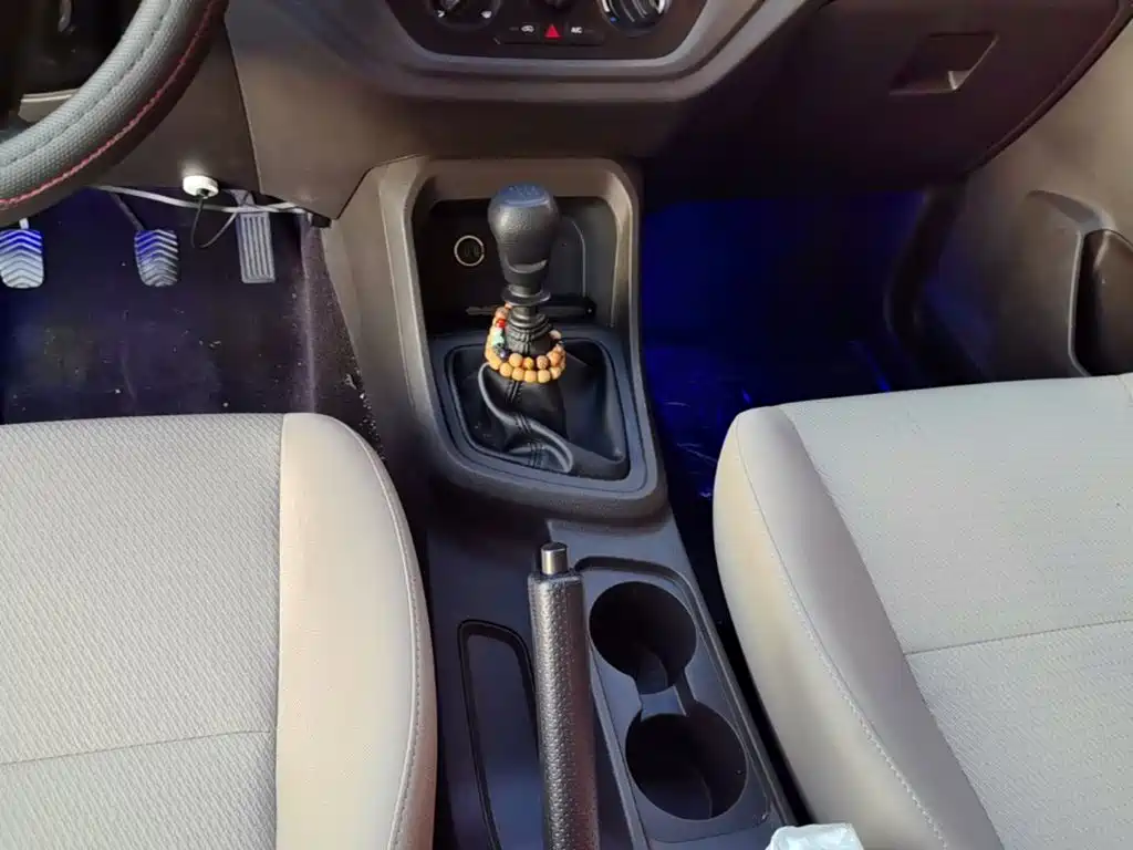Wuling Hongguang V — миниатюра 14