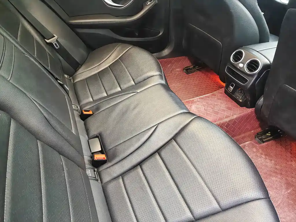 Mercedes-Benz C-Class — миниатюра 11