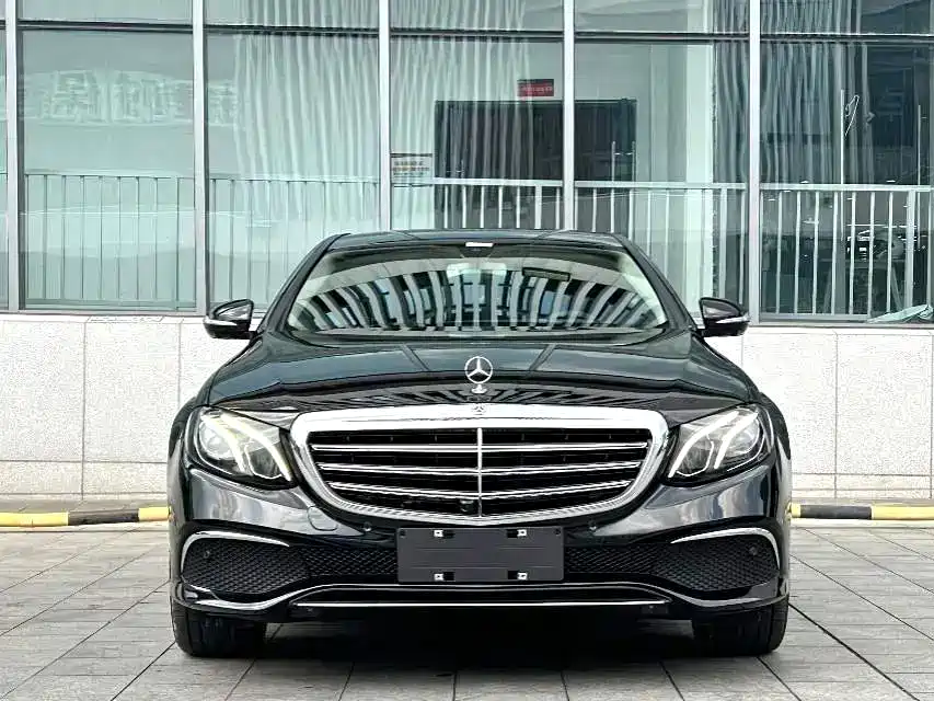 Mercedes-Benz E-Class — миниатюра 2