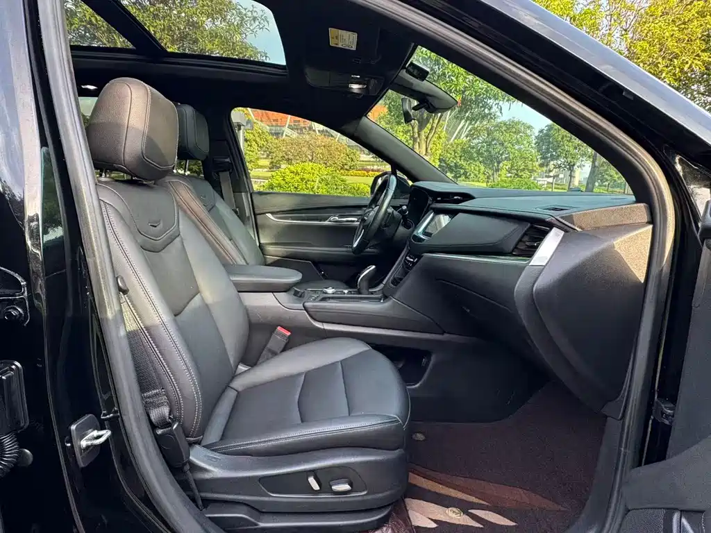 Cadillac XT6 — миниатюра 5