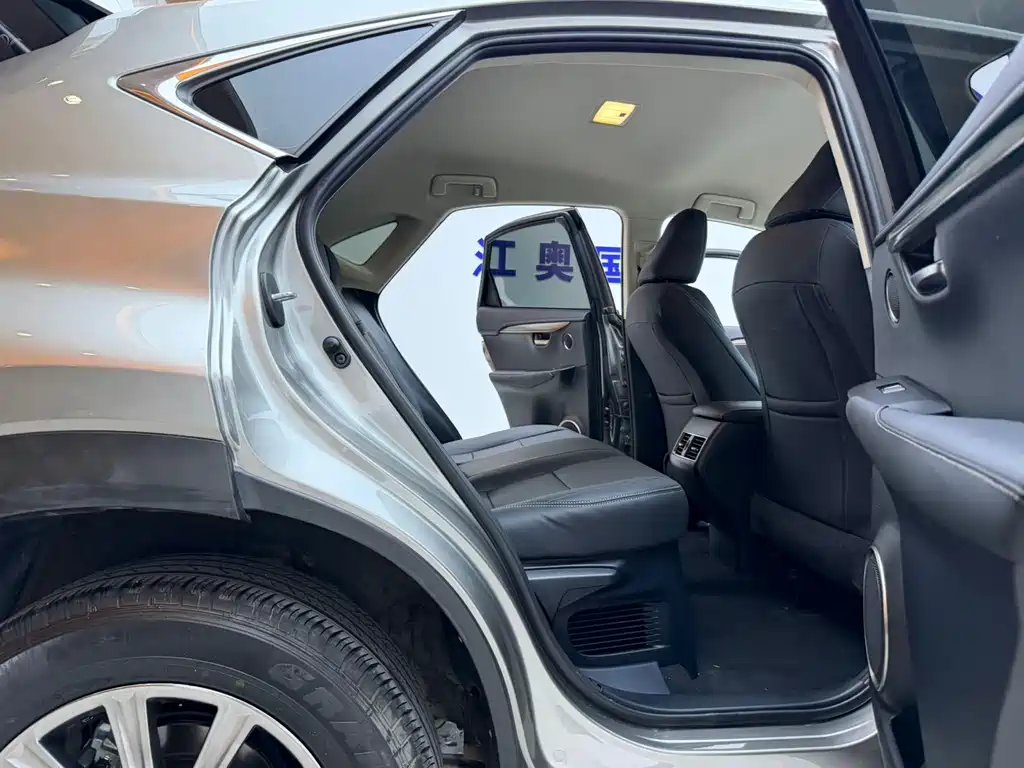 Lexus NX — миниатюра 17