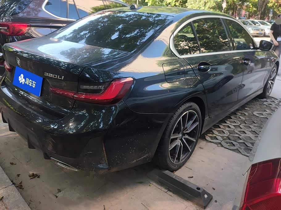 BMW 3 Series 2.0 л 2023 г. Чёрный, пробег 33700 км