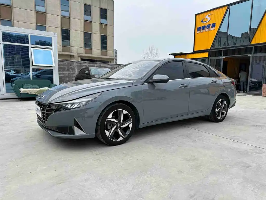 Hyundai Elantra 2022