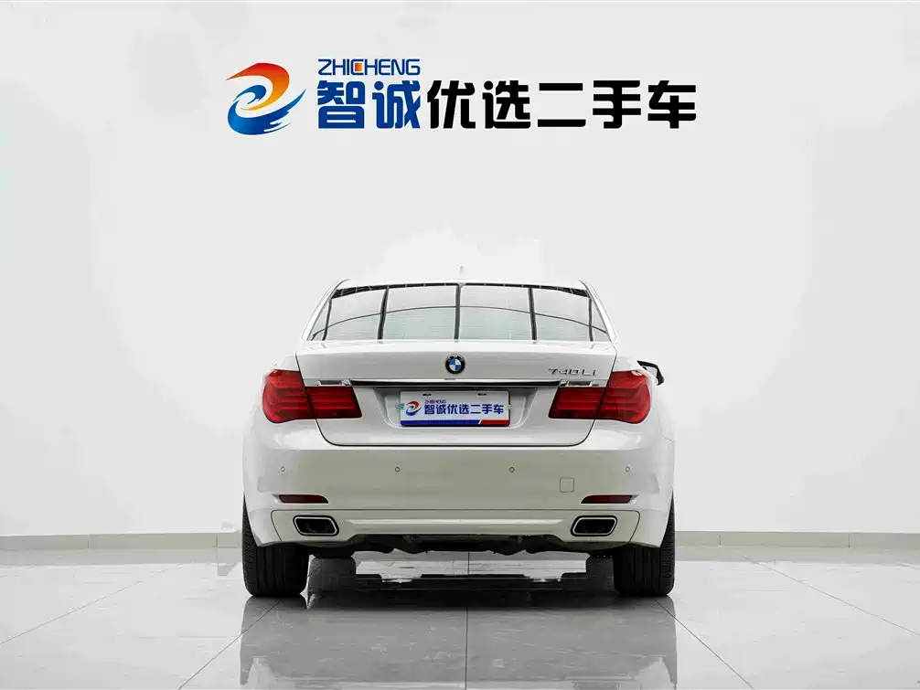 BMW 7 Series — миниатюра 4