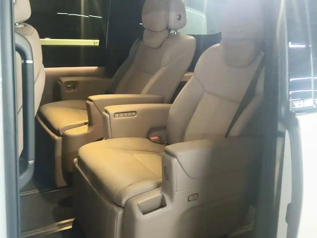 Li Auto Li MEGA — миниатюра 17