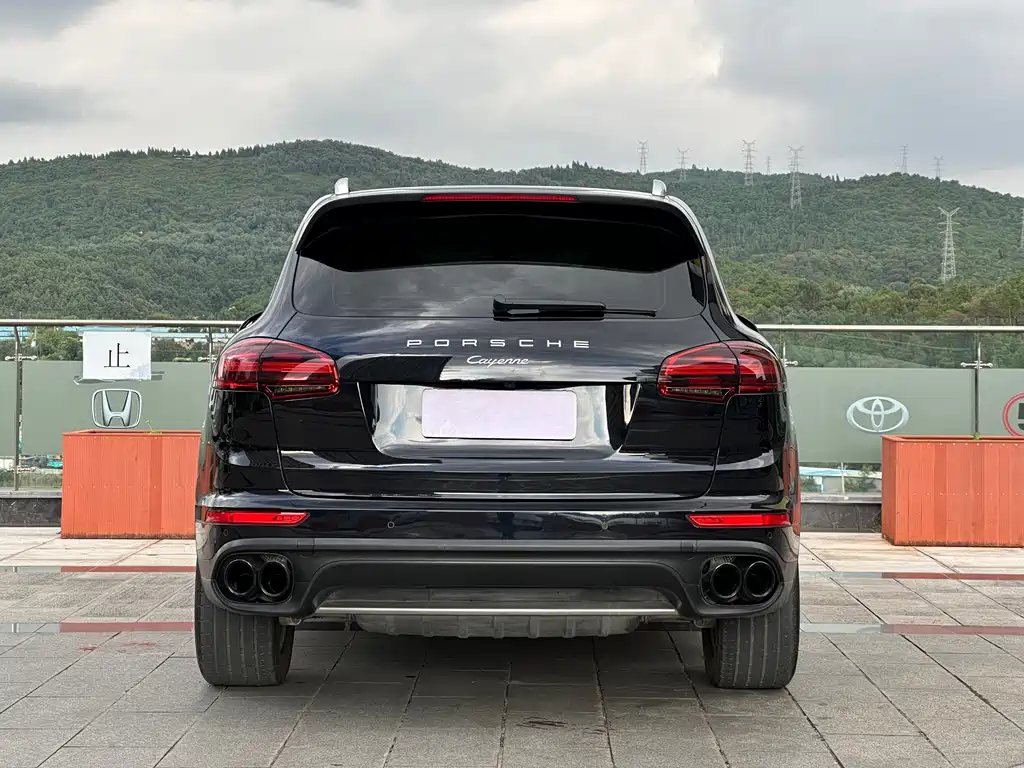 PORSCHE CAYENNE
