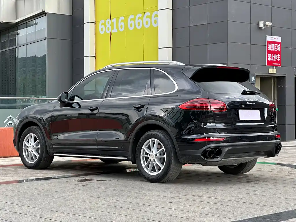 PORSCHE CAYENNE
