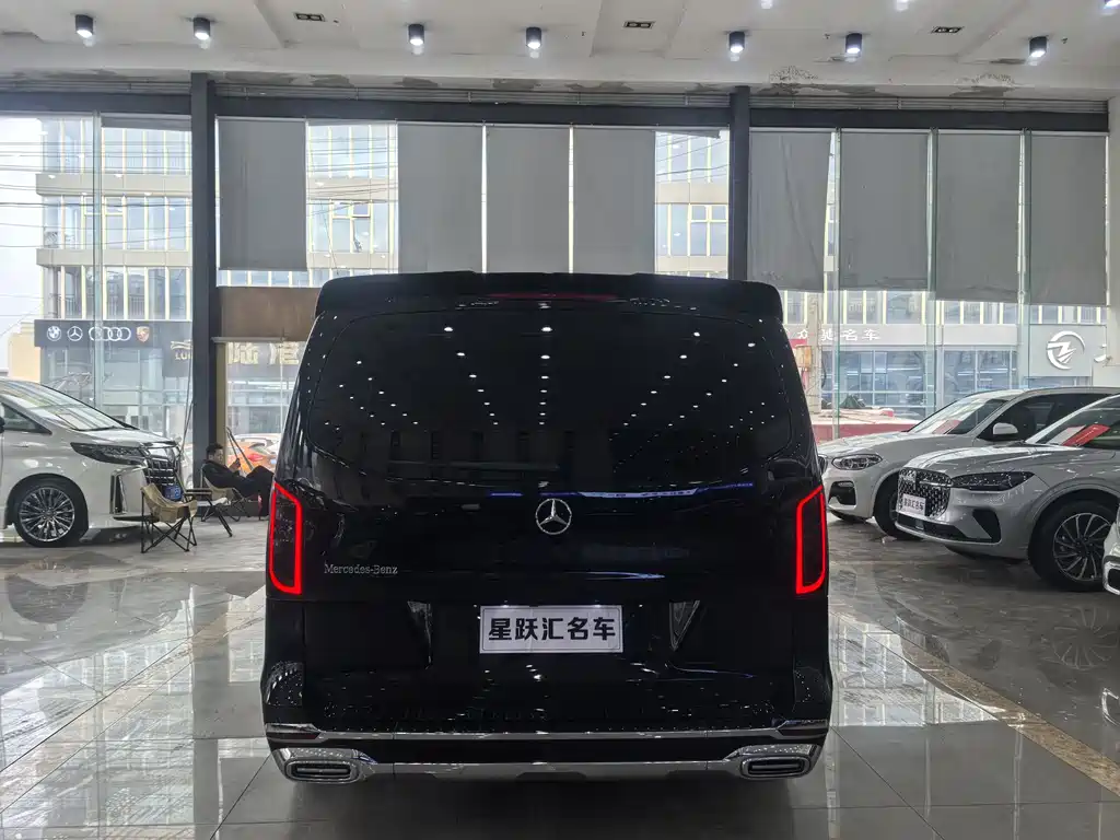 Mercedes-Benz Vito 2021 2.0T 7 мест