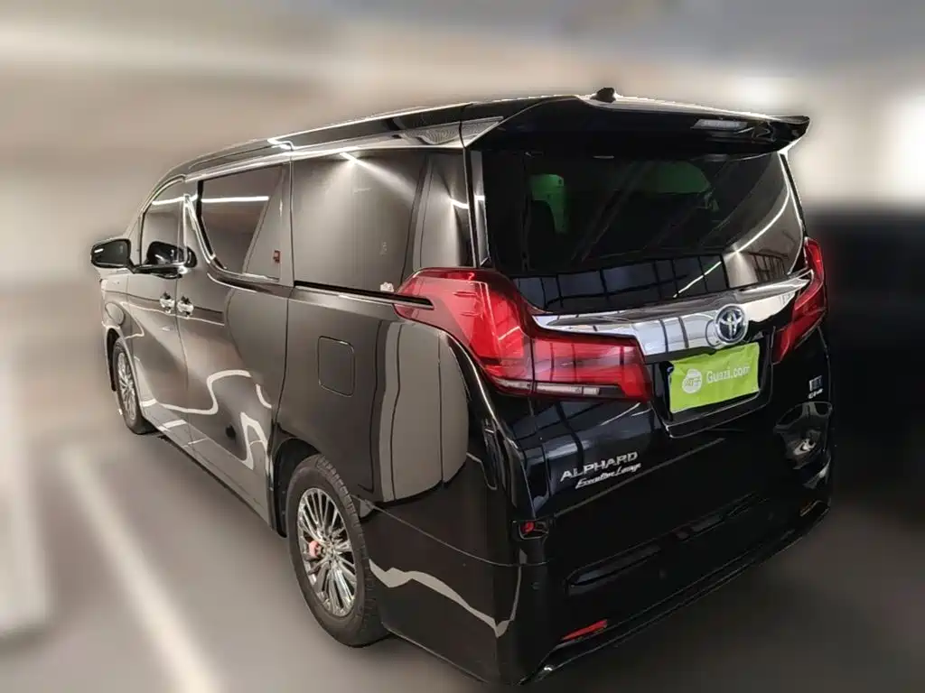 Toyota Alphard — миниатюра 7