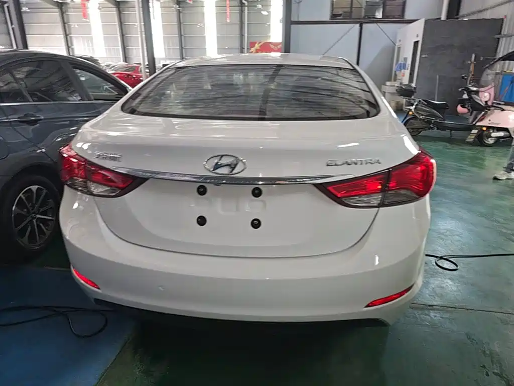 Hyundai Elantra Langdong — миниатюра 6