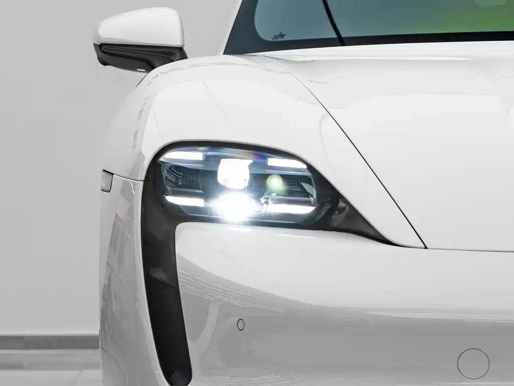 Porsche Taycan — миниатюра 8