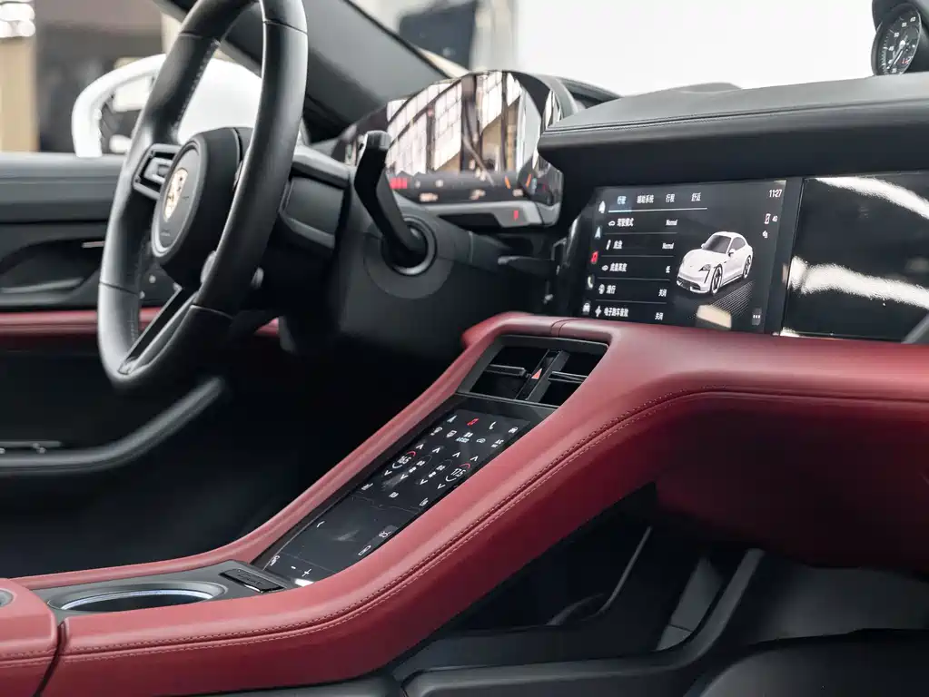 Porsche Taycan — миниатюра 22