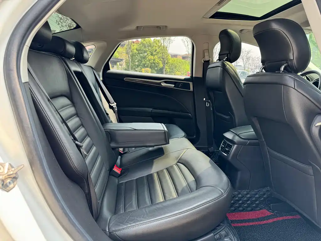 Ford Mondeo 2013 2.0L GTDi200 Fashion