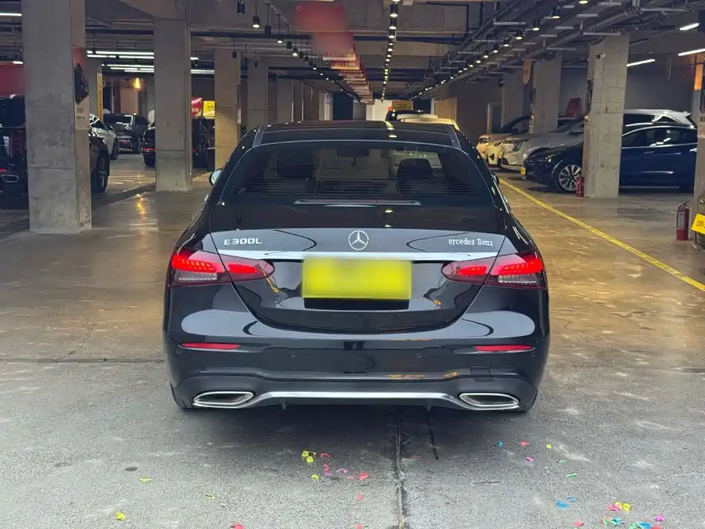 Mercedes-Benz E-Class — миниатюра 7