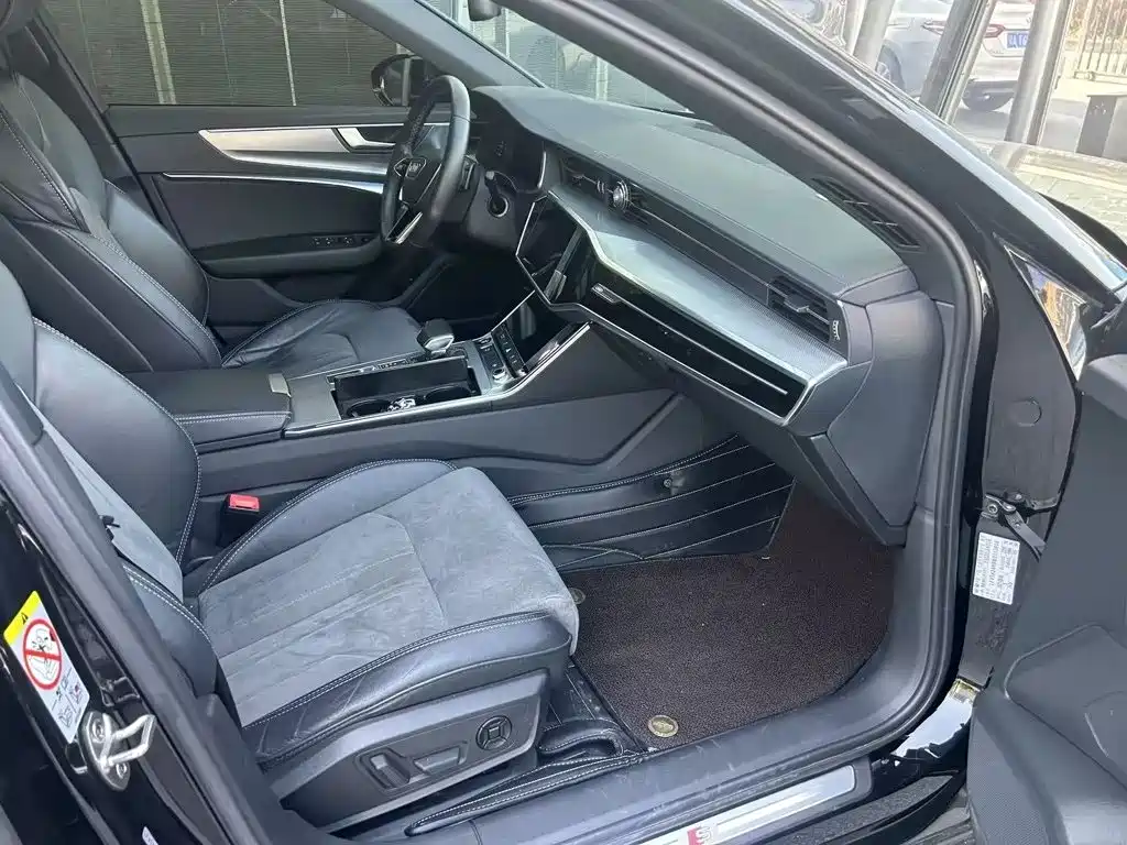 Audi A6L — миниатюра 5