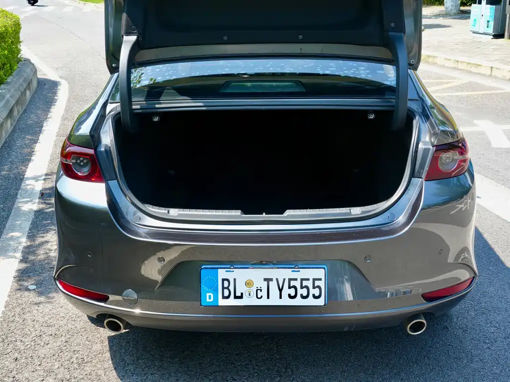 Mazda 3 Axela — миниатюра 8