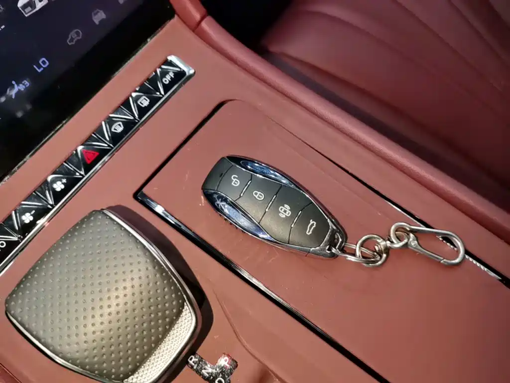 Hongqi Hongqi H5 — миниатюра 9