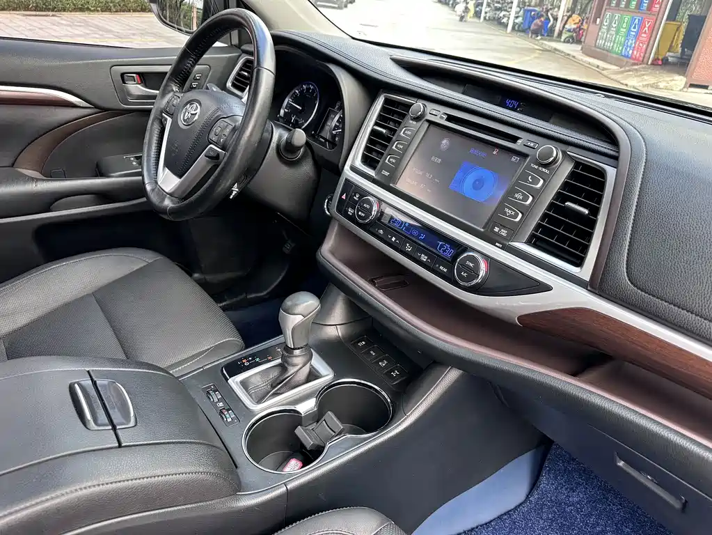 Toyota Highlander — миниатюра 12