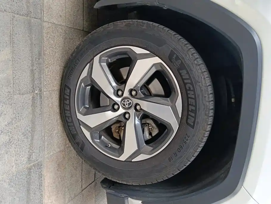 Toyota RAV4 Prime — миниатюра 6