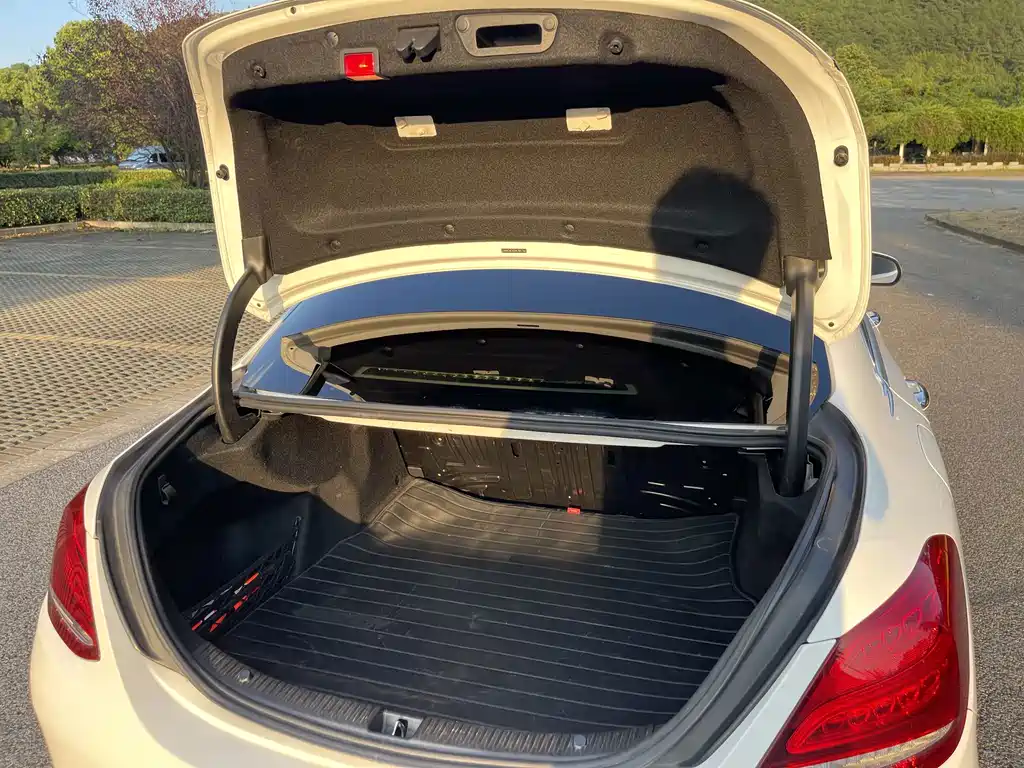 Mercedes-Benz C-Class — миниатюра 18