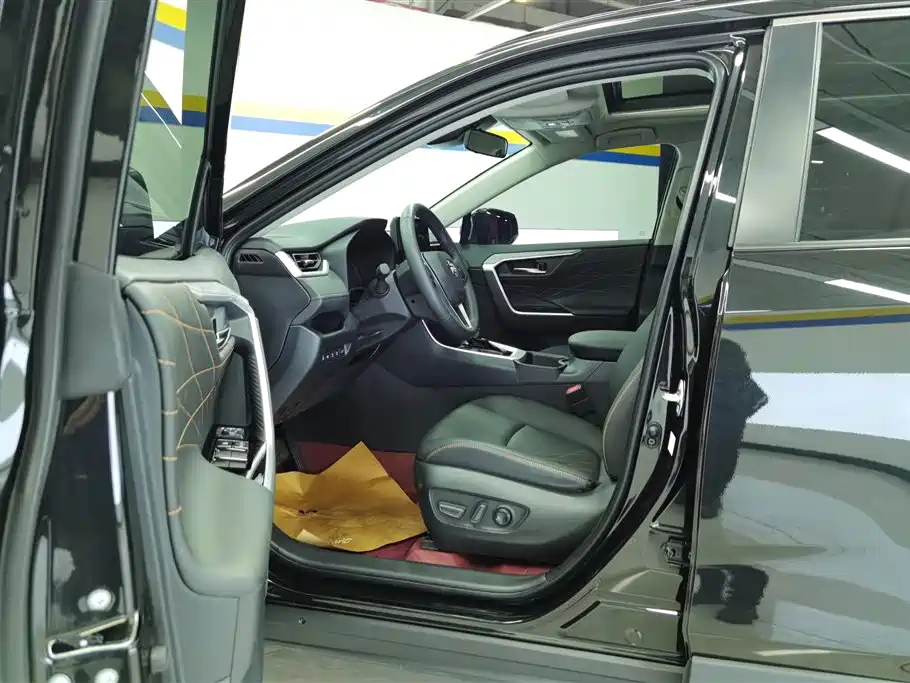 TOYOTA RAV4 RONGFANG