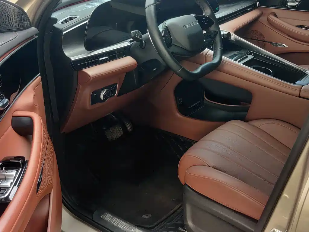 Exeed Lingyun - фото 4