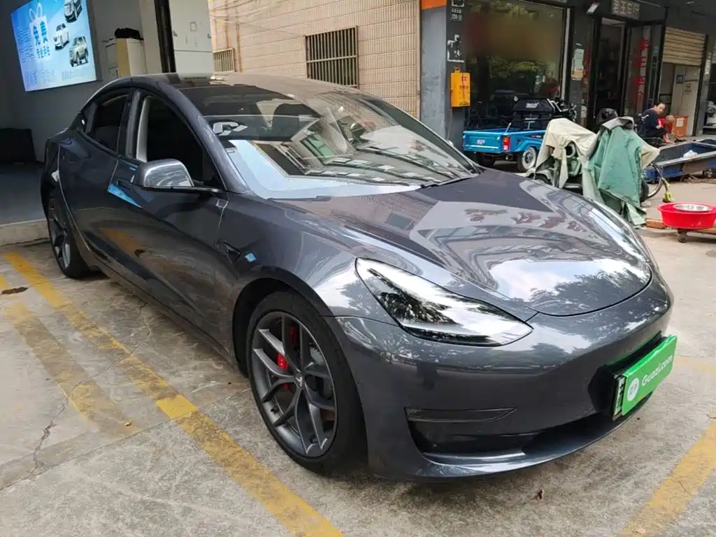 Tesla Model 3 — миниатюра 4