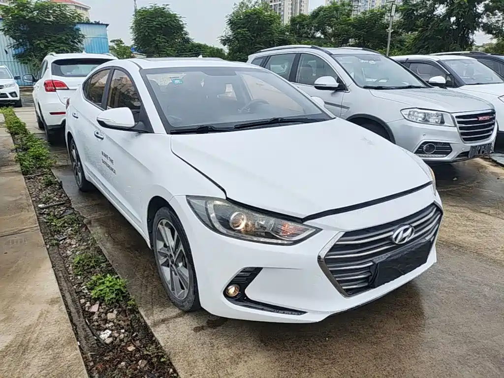 Hyundai Elantra — миниатюра 4