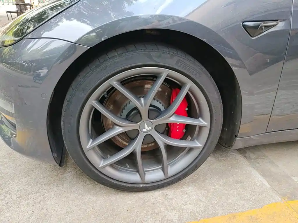 Tesla Model 3 — миниатюра 23