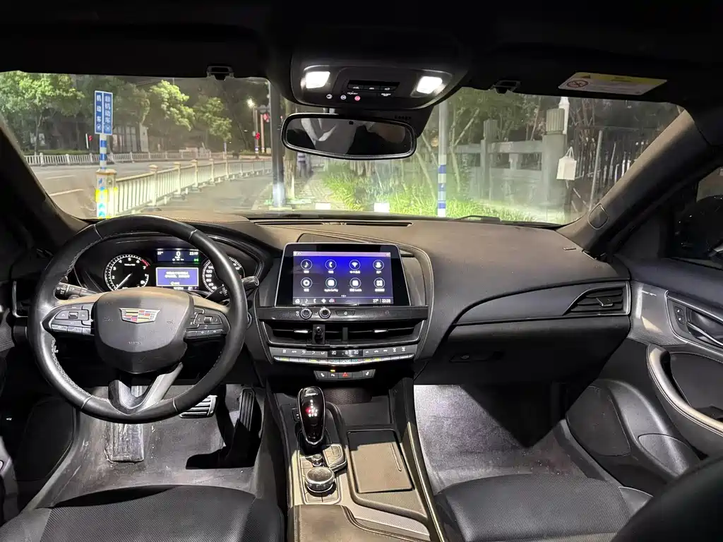 Cadillac CT5 — миниатюра 8