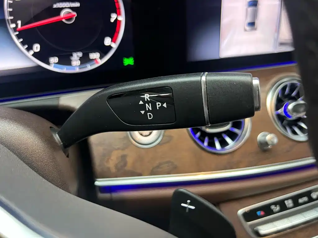 Mercedes-Benz E-Class — миниатюра 23