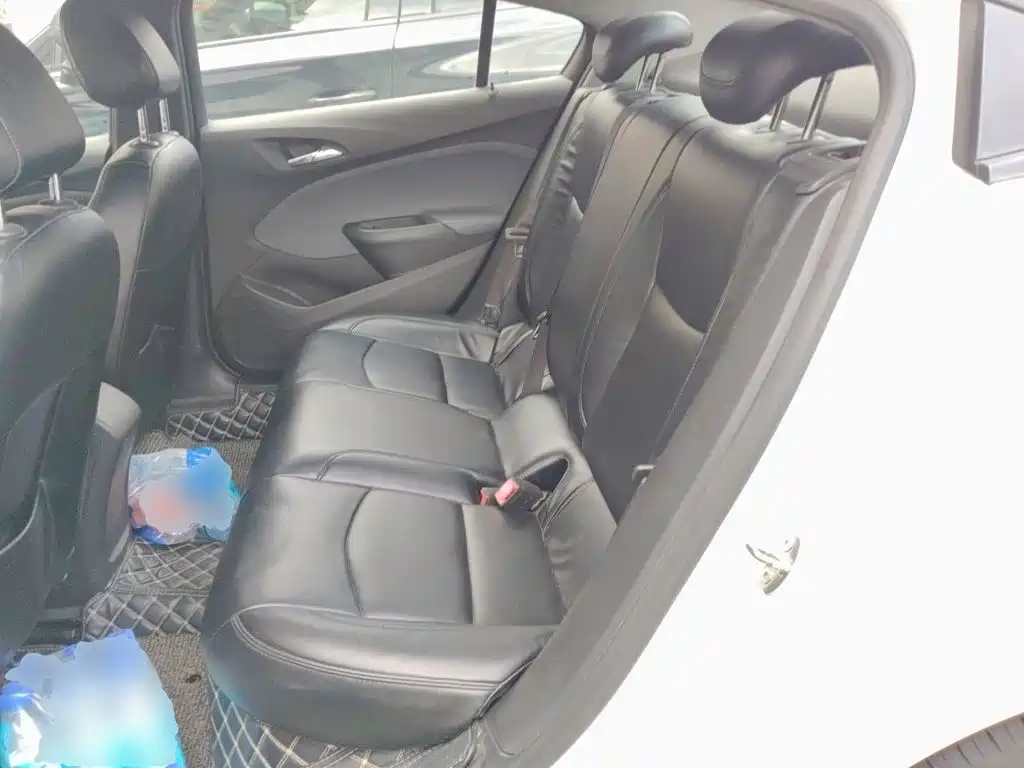 Chevrolet Cruze — миниатюра 18