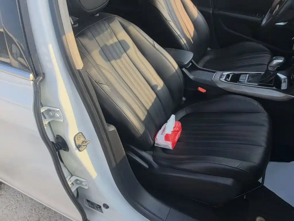 Peugeot 408 — миниатюра 25