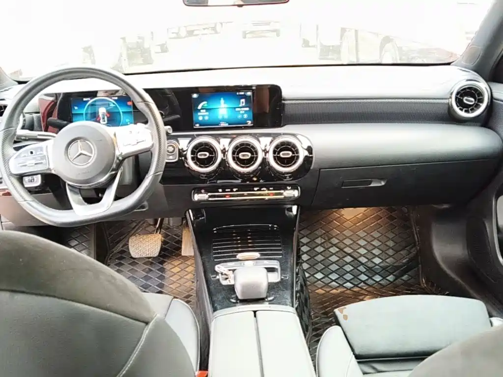 Mercedes-Benz A-Class — миниатюра 10
